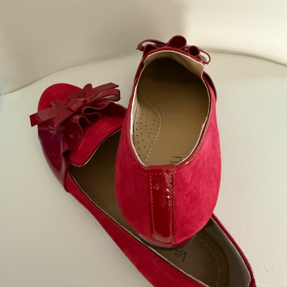 Shoes - Picture 3 of 4